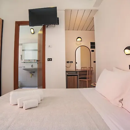 Отель Ambasciatori 3*